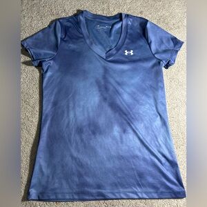 💙Under Armour Shirt size: small
